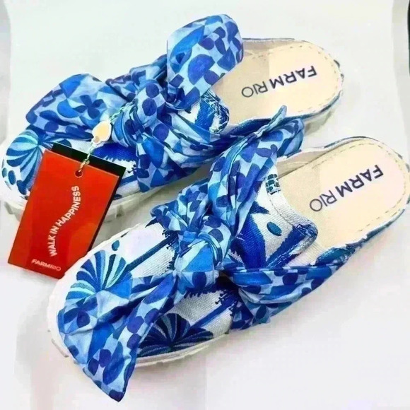 FARM RIO Women’s Tropical Sweet Rio Mule Sneaker With Blue Bow NWT SIZE 9 - Picture 1 of 15
